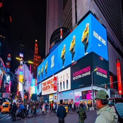 ประหยัดพลังงาน โฆษณา LED Display Screen ผ้าม่านยืดหยุ่น P10