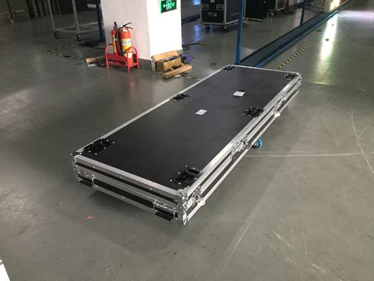 โปสเตอร์ LED กลางแจ้งดิจิตอลมืออาชีพ โปสเตอร์ LED กลางแจ้ง P2 ที่กําหนดเองสําหรับโฆษณาทางการค้า