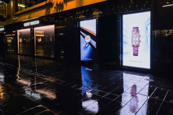 ราคาดี GA Series P4 โปสเตอร์ LED Display W1366*H1920mm โมดูล ขนาด 320*160mm IP65 การติดตั้งภายนอก 8000 นิต ออนไลน์