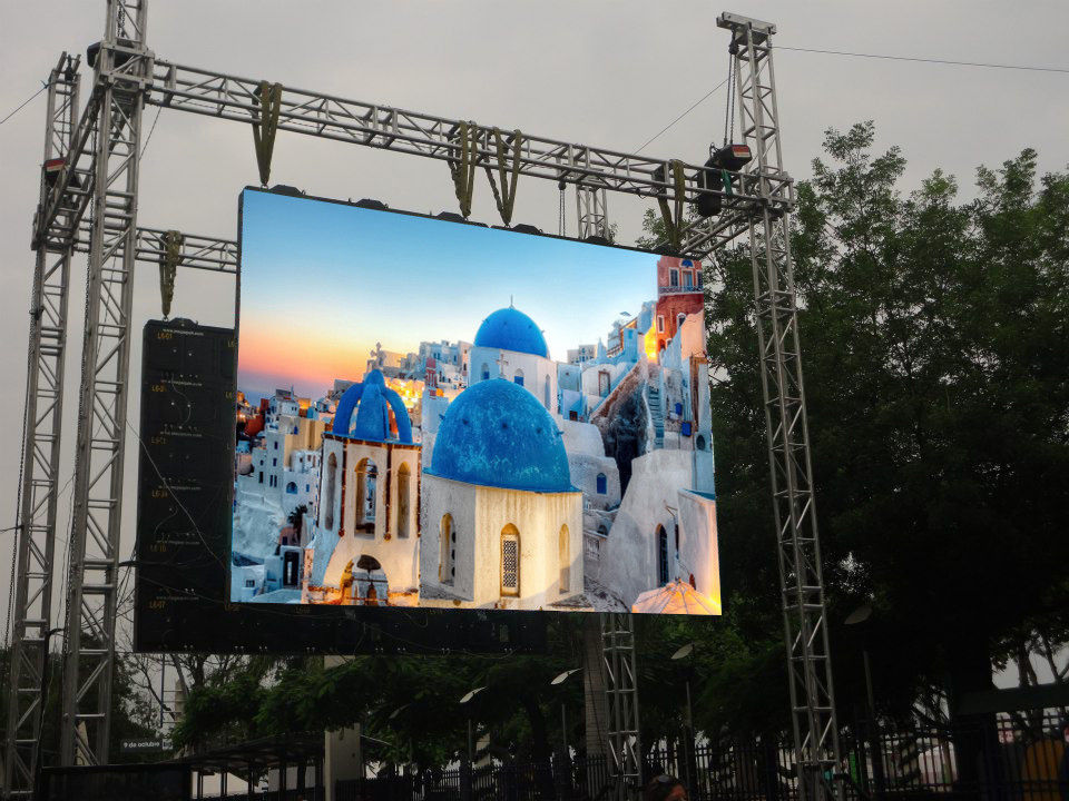 ผนังวิดีโอ LED ภายในอาคารพาณิชย์ P3.91 หน้าต่าง LED สีเต็ม