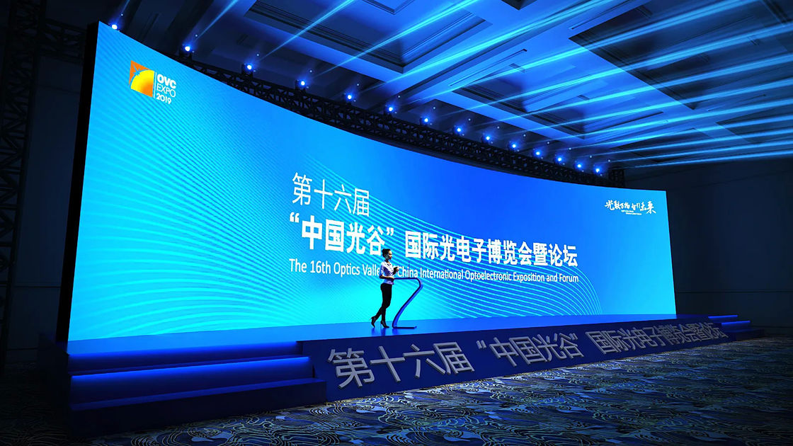 Gmars-P Rental Flexible LED Display Stage Show กันน้ํา IP65 สกรีนแผ่น LED พร้อมโครงสร้างสแตนด์