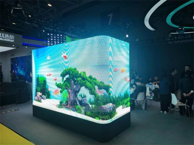 หน้าจอ LED 3 มิติในลานนอก รูปทรง L หุบมุมและมุมขวา