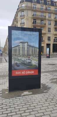 ราคาดี ป้ายโฆษณา LED กลางแจ้ง พร้อมระยะพิทช์พิกเซล P2.5/P3/P4 ความสว่าง 5500nits และขนาดจอแสดงผลที่ปรับแต่งได้ 960*1920 มม. ออนไลน์