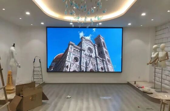 ราคาดี หน้าจอ LED ที่ติดตั้งภายในห้องด้วยความสว่าง 600 นิท และบริการด้านหน้าครบถ้วนสําหรับห้องประชุม ออนไลน์